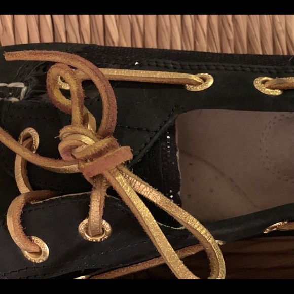 Authentic Sperry Leather Topsiders. Navy size 8 - Picture 6 of 7